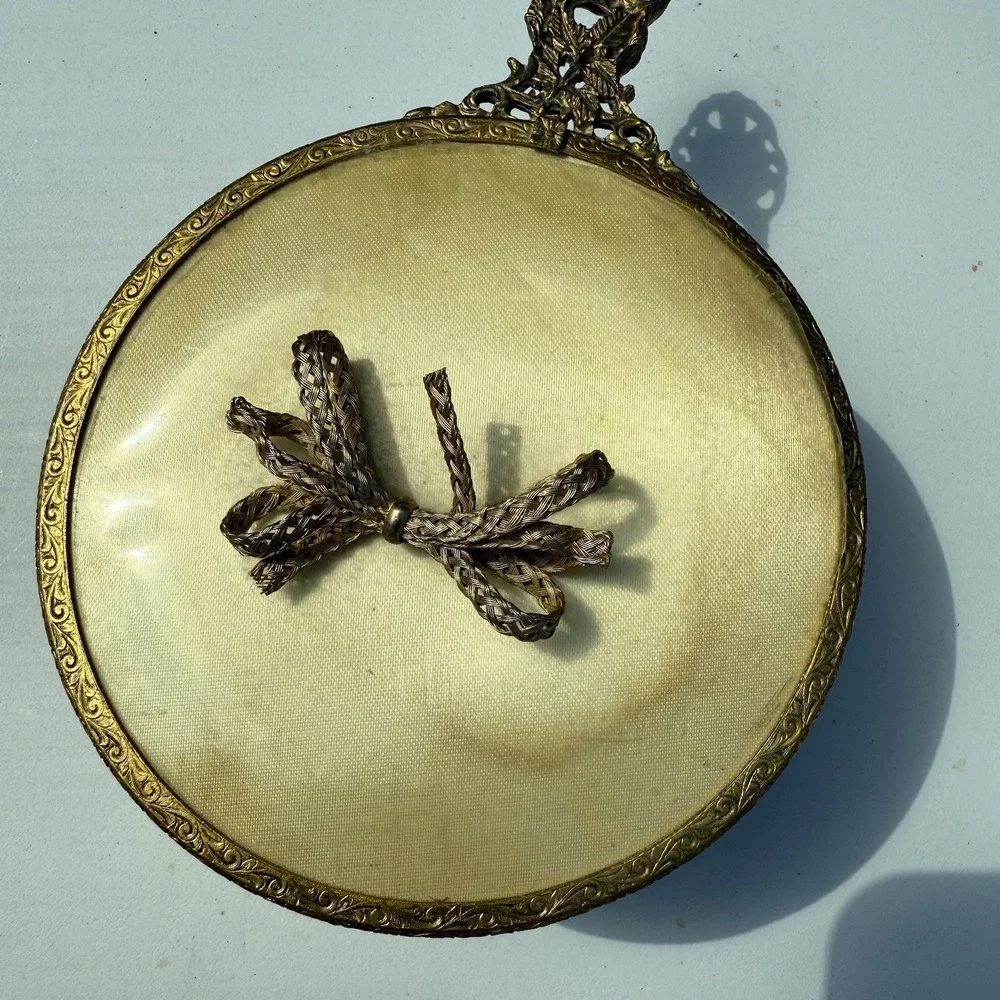 vintage Hollywood Regency style gold metal filigree jewelry box Removable Mirror